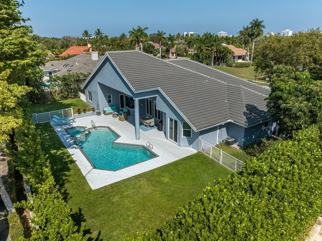 7641 NE Morningside Terrace