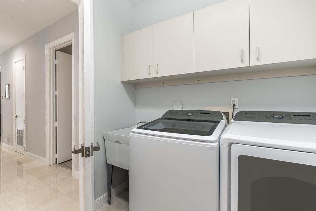 7641 NE Morningside Terrace