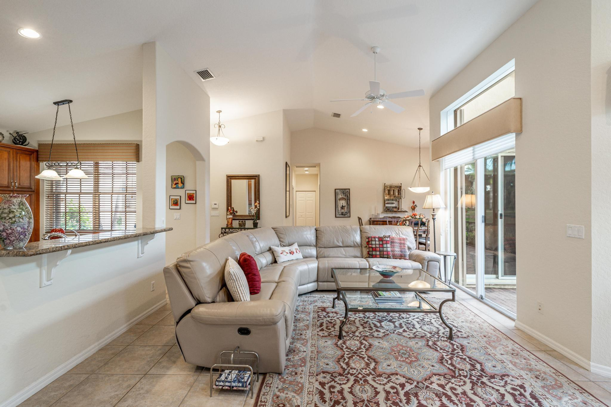 5816 NW 120th Ave