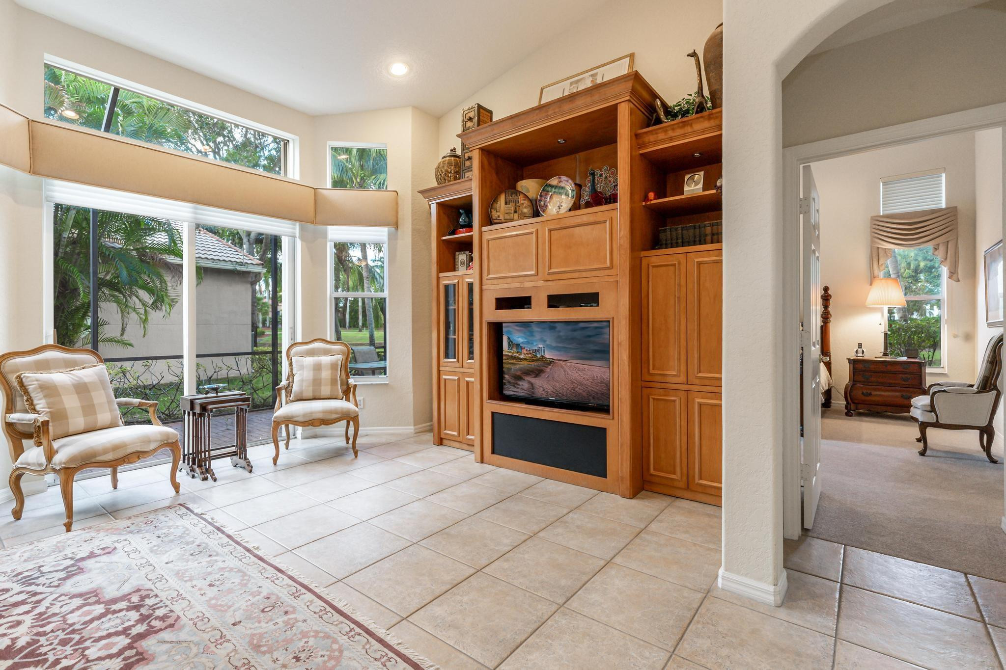 5816 NW 120th Ave