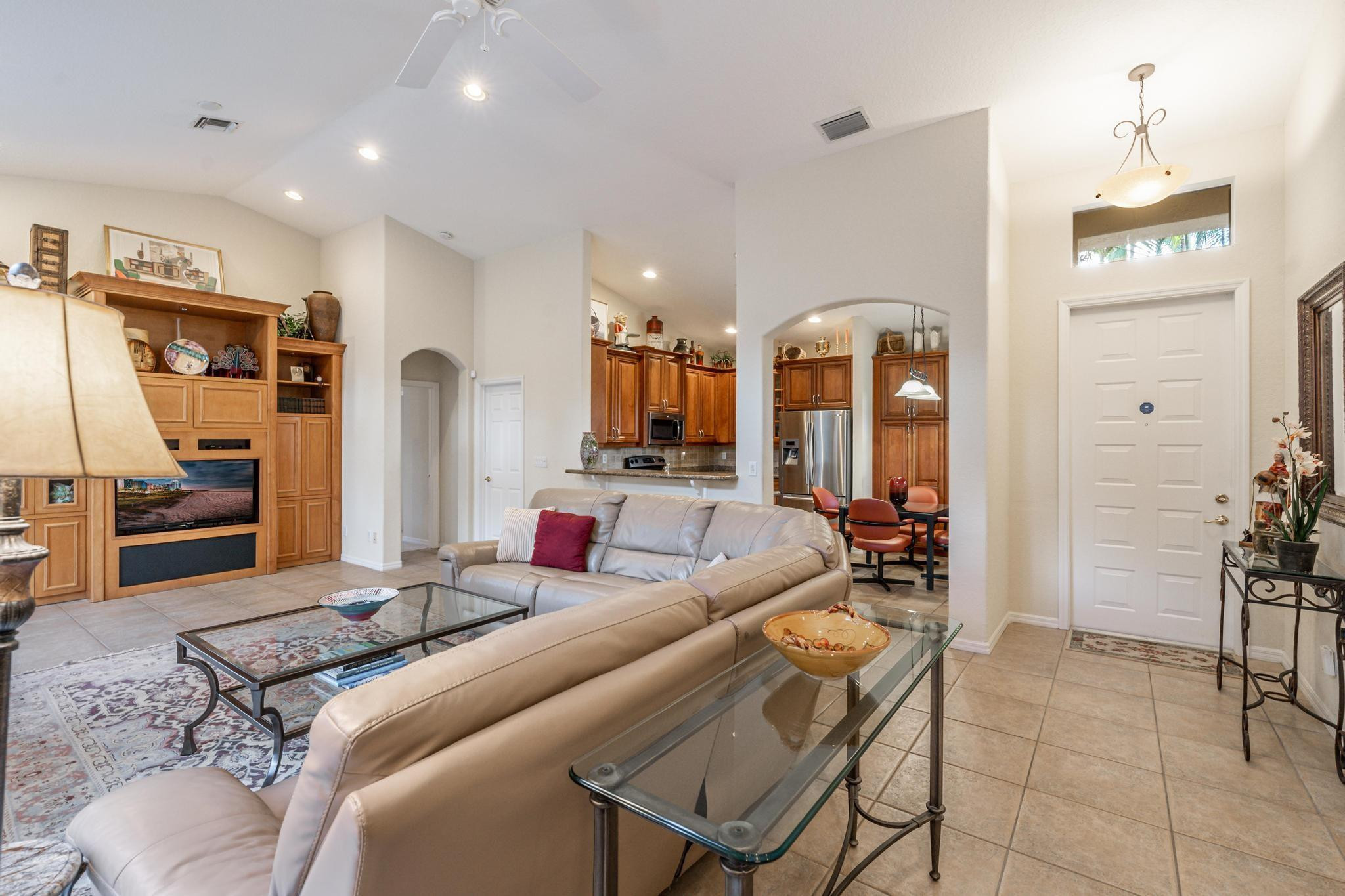 5816 NW 120th Ave