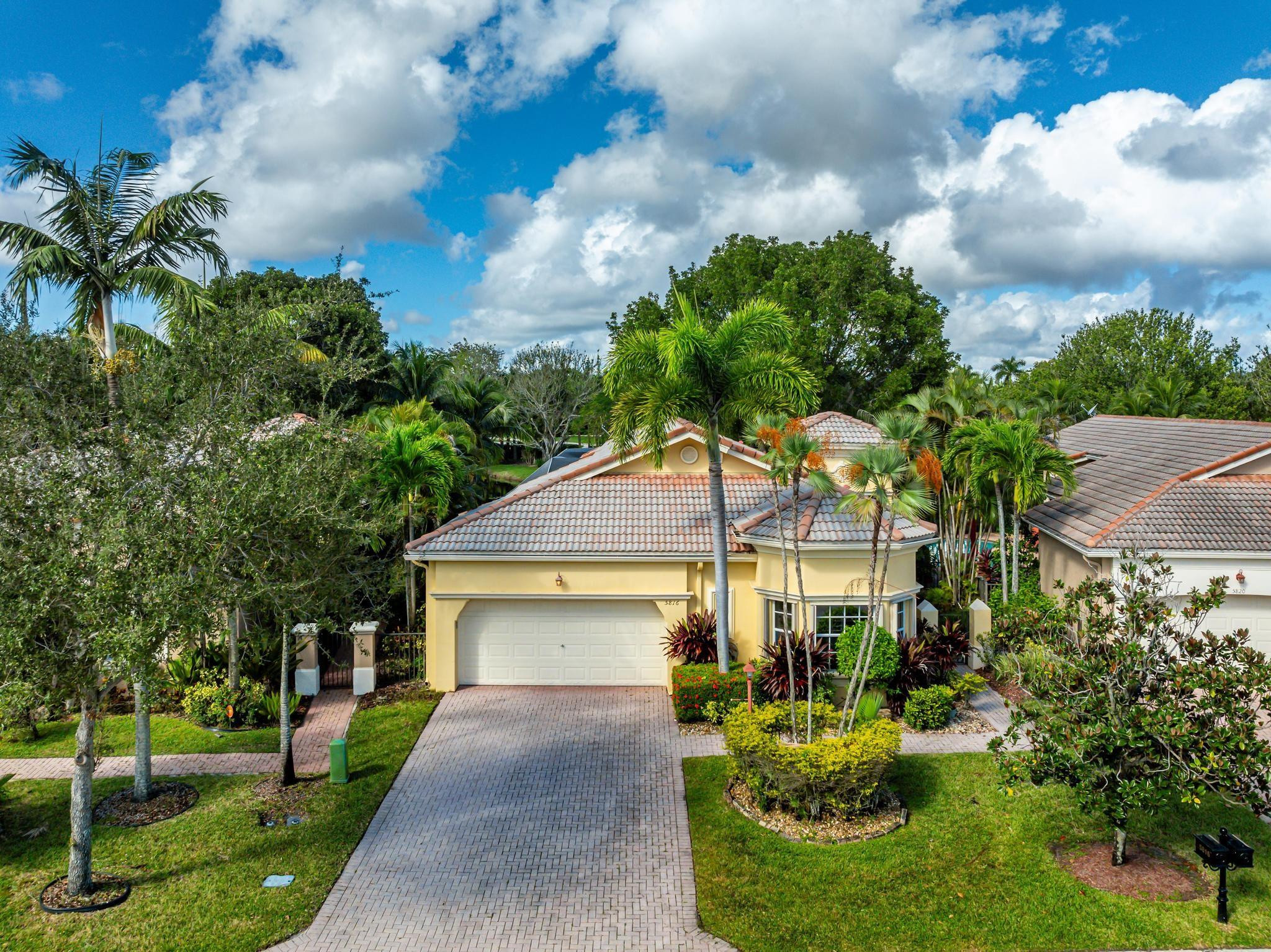5816 NW 120th Ave