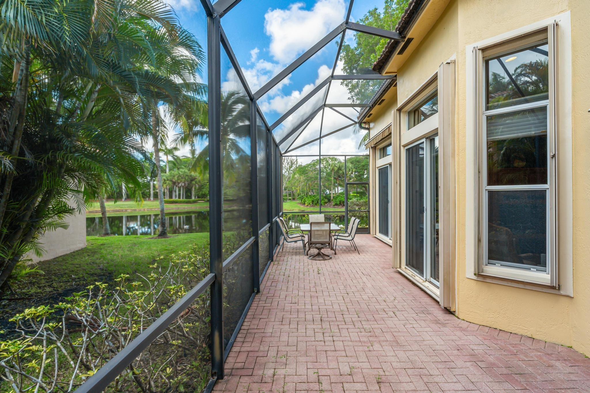 5816 NW 120th Ave