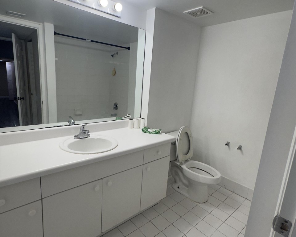 2640 S University Dr 129