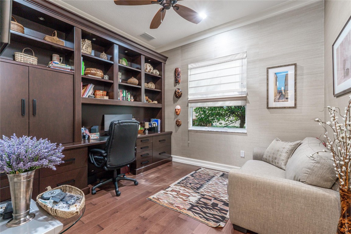10516 Whitewind Cir