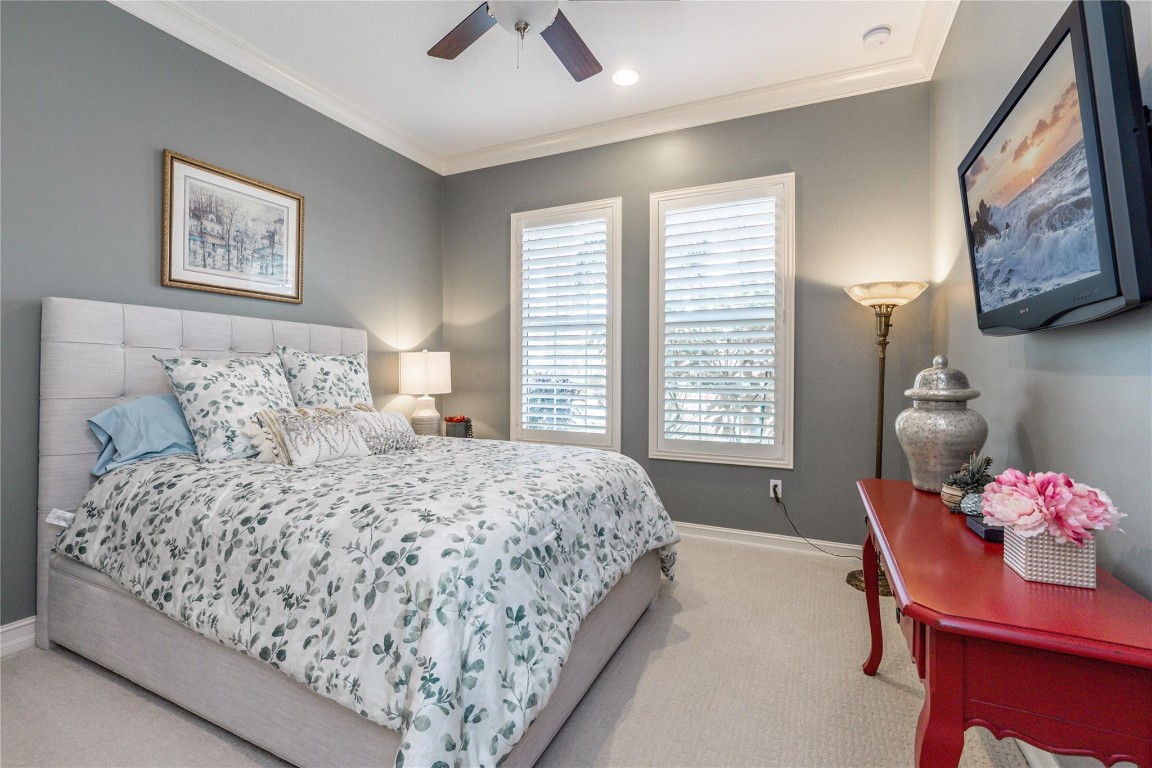 10516 Whitewind Cir