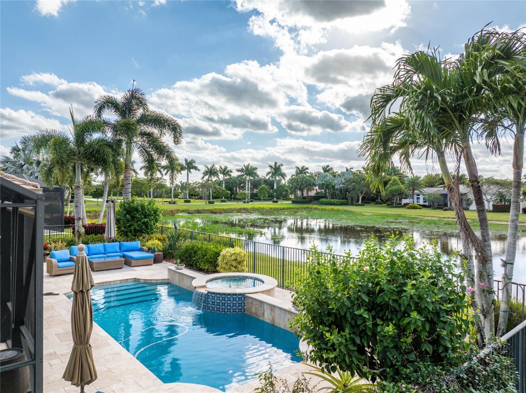10516 Whitewind Cir