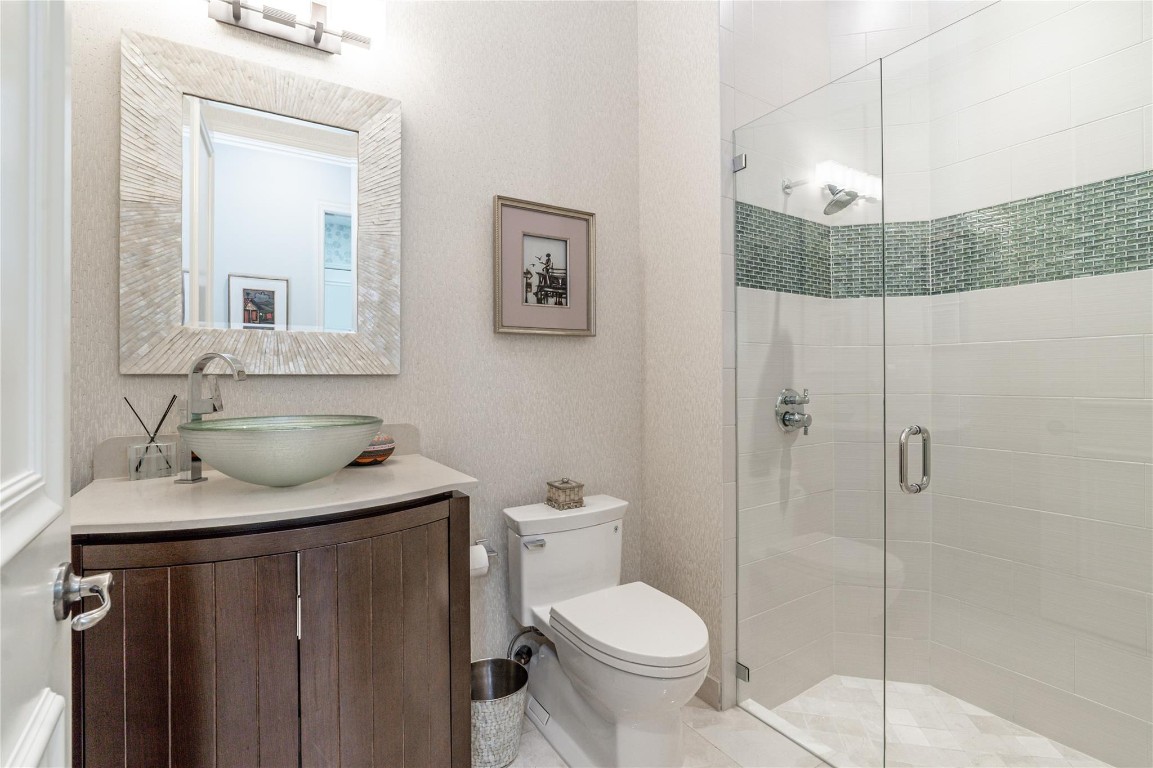 10516 Whitewind Cir