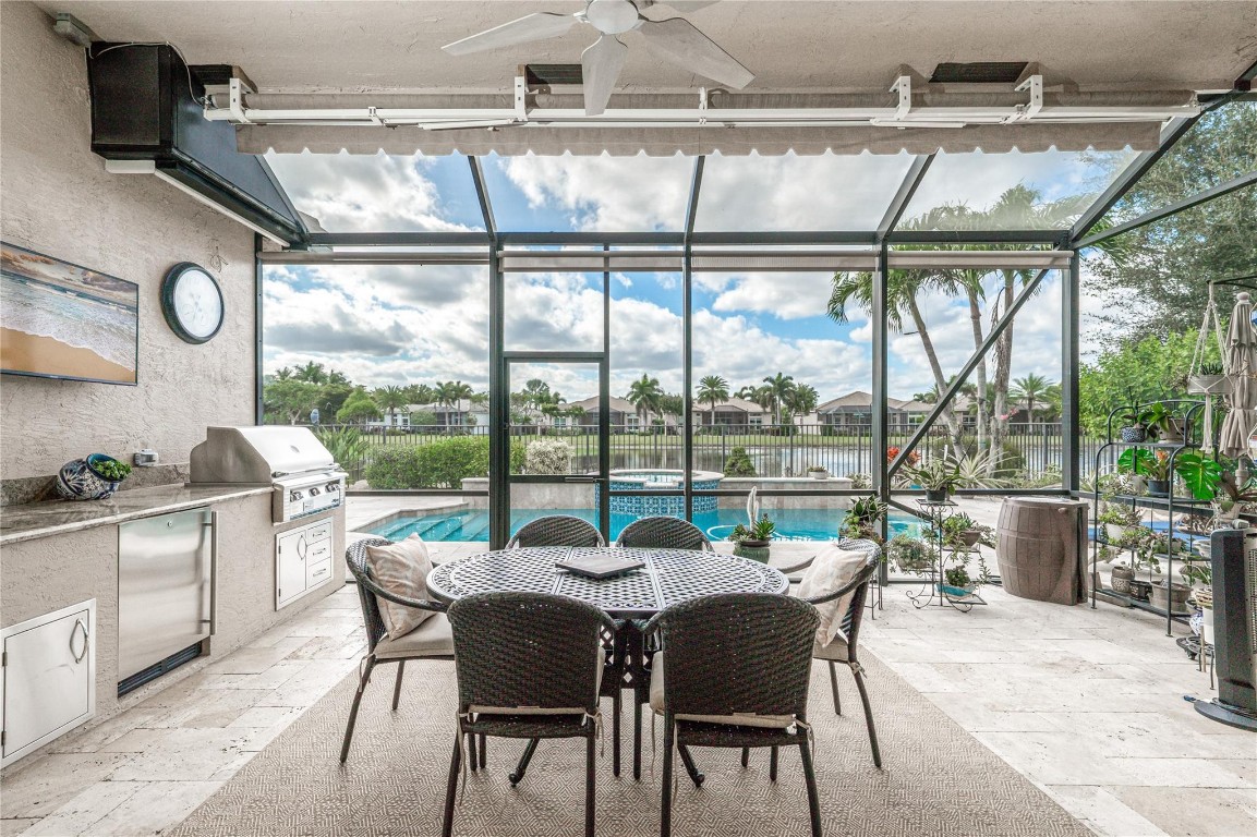 10516 Whitewind Cir