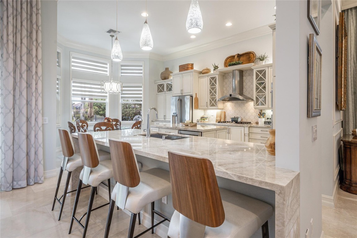 10516 Whitewind Cir