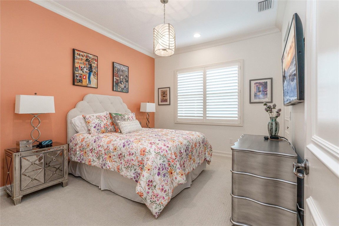 10516 Whitewind Cir
