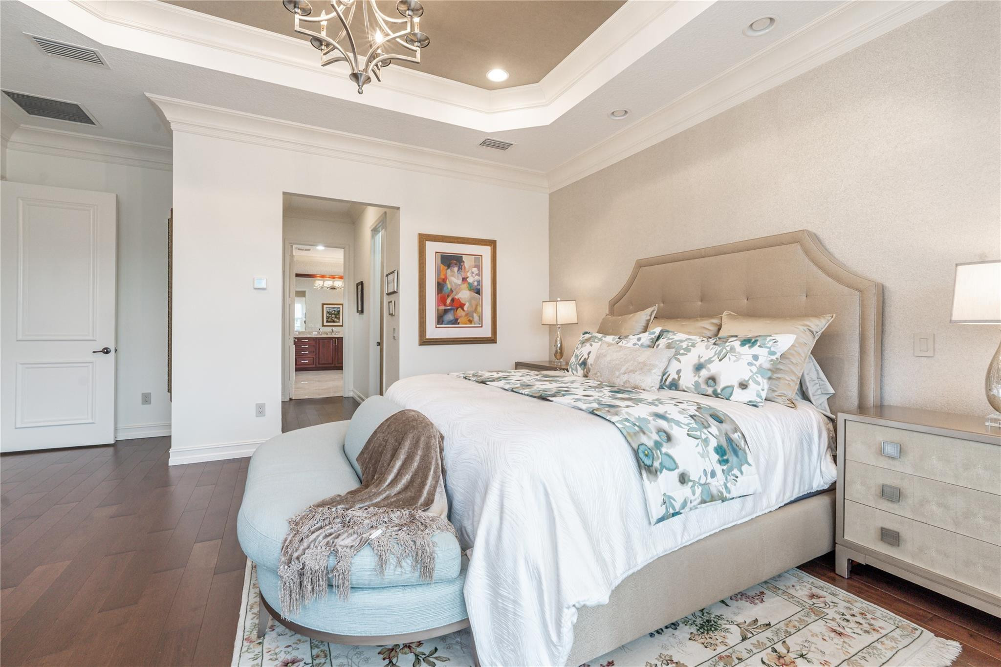 10516 Whitewind Cir