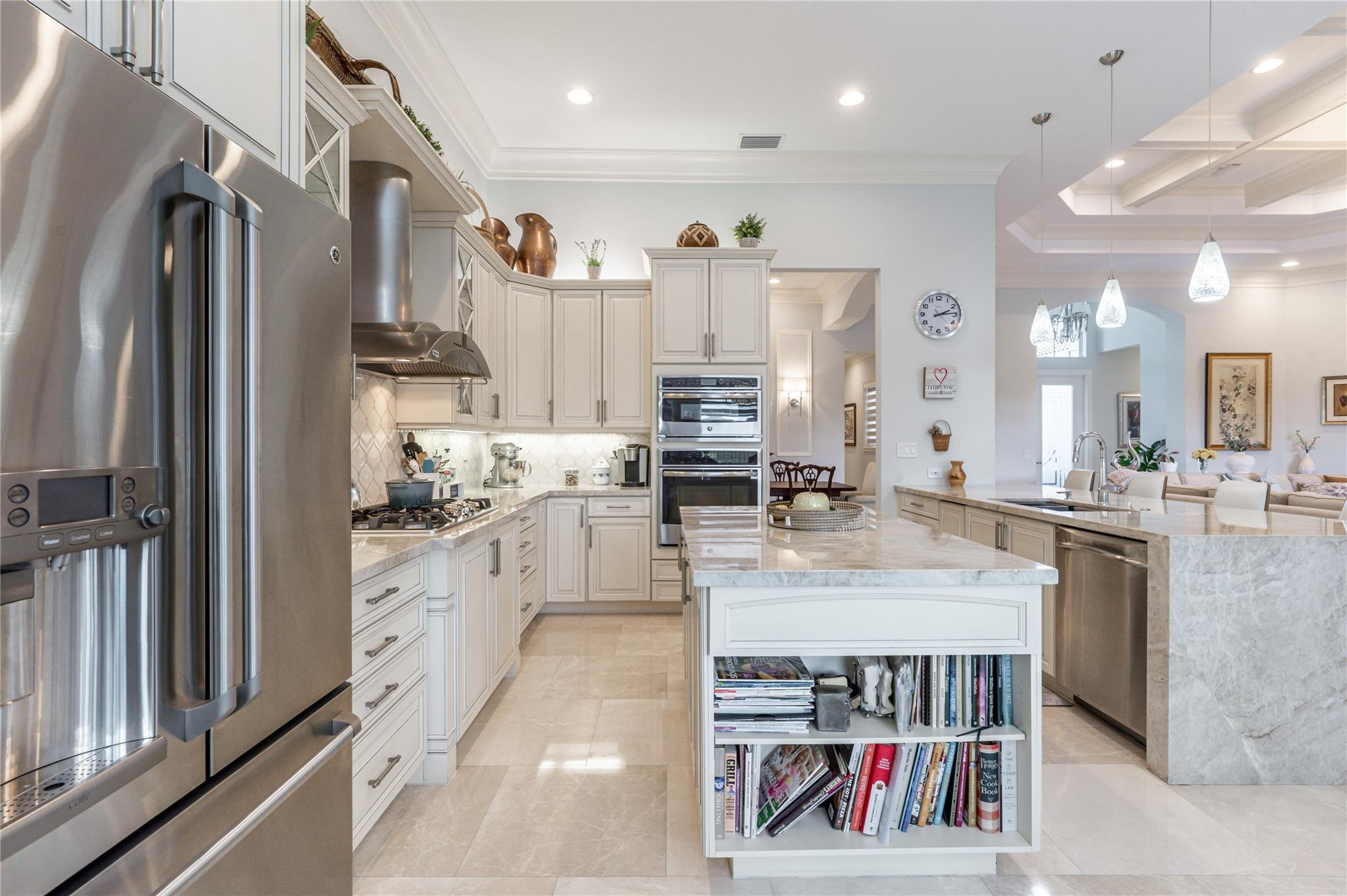 10516 Whitewind Cir