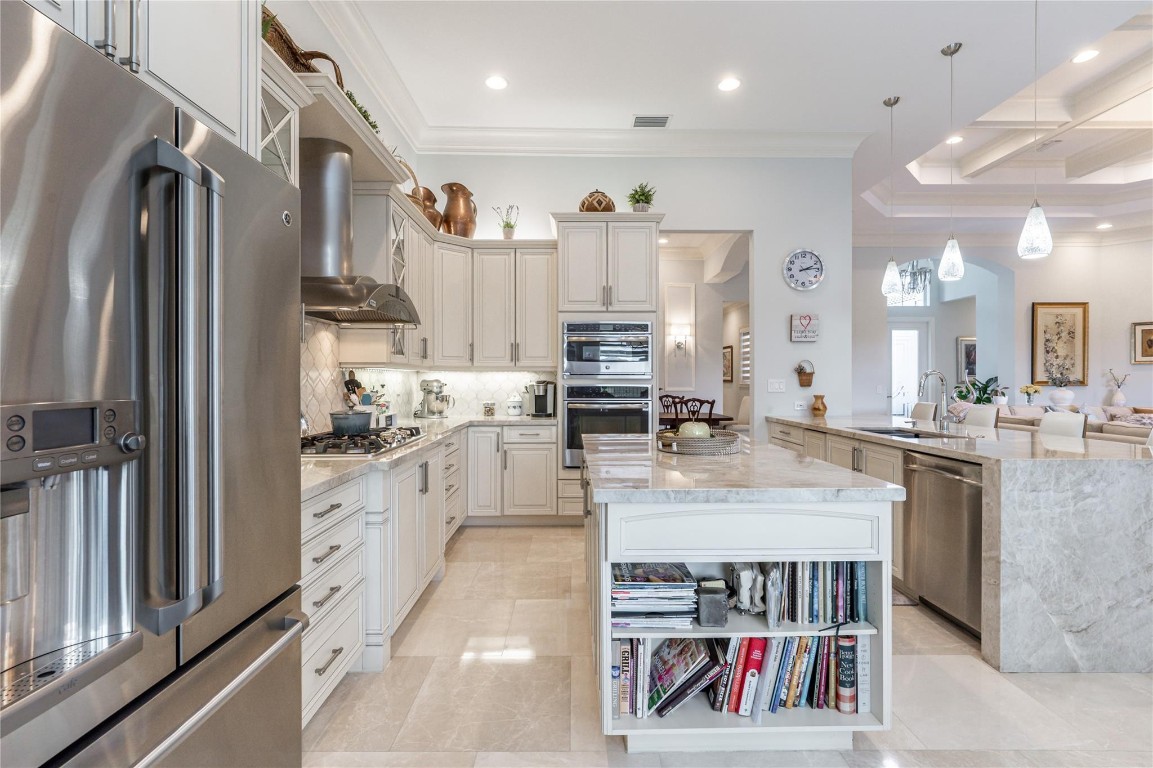 10516 Whitewind Cir