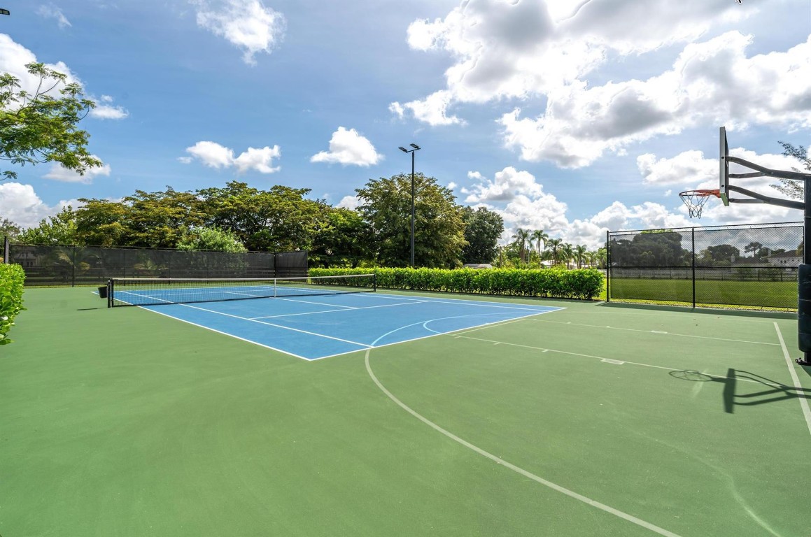 5060 Thoroughbred Lane