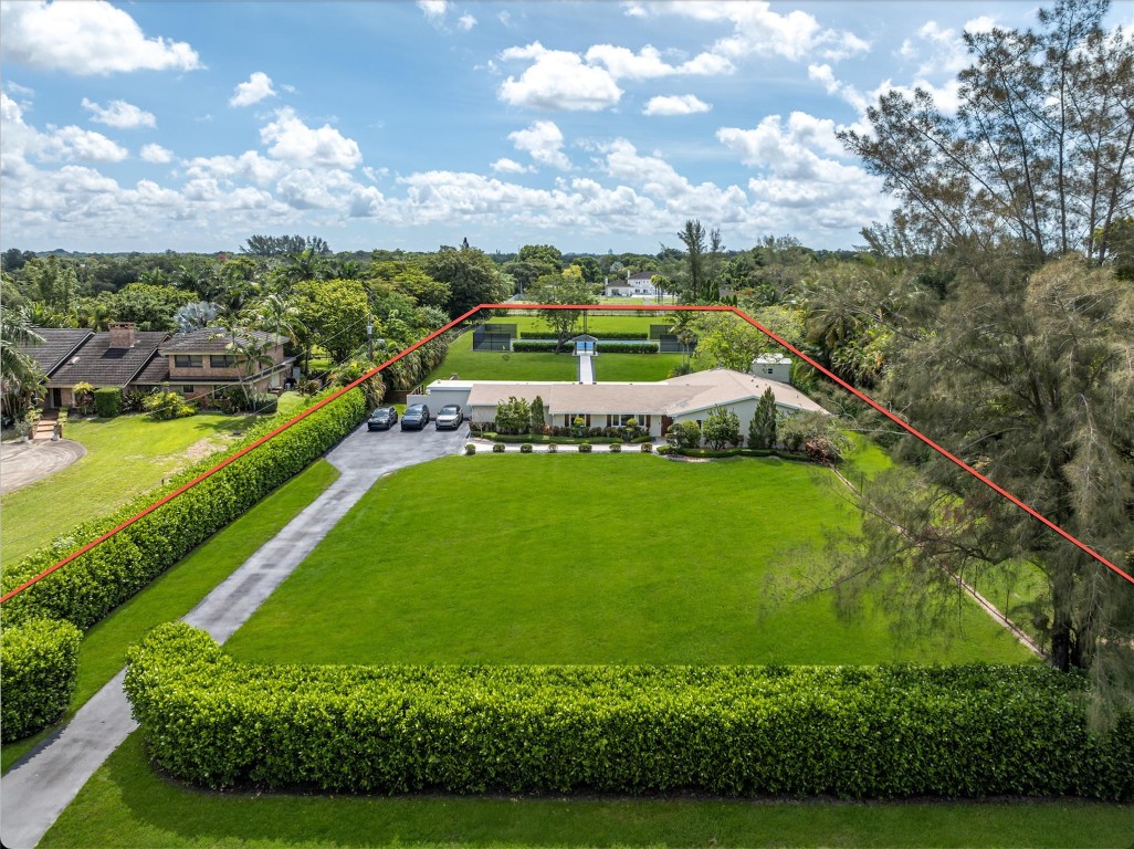 5060 Thoroughbred Lane