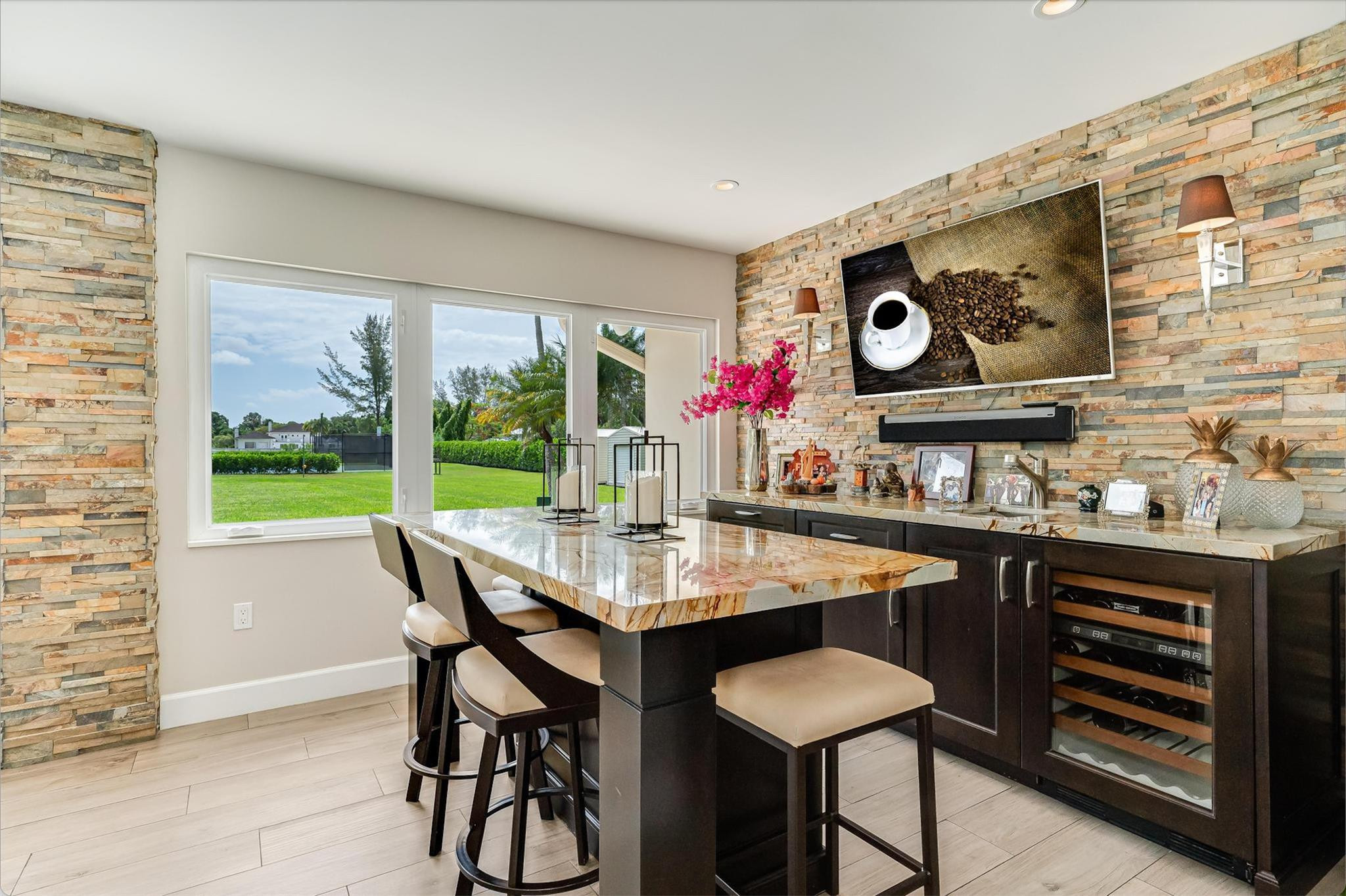 5060 Thoroughbred Lane