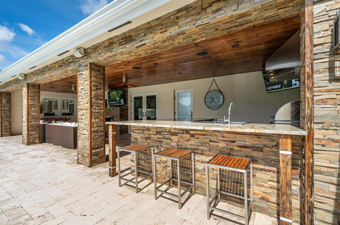 5060 Thoroughbred Lane