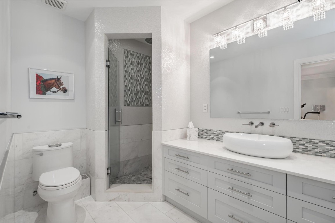 5060 Thoroughbred Lane