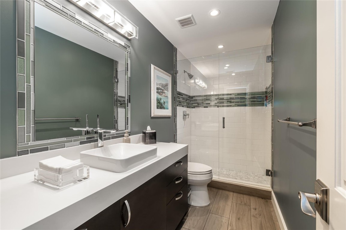 5060 Thoroughbred Lane