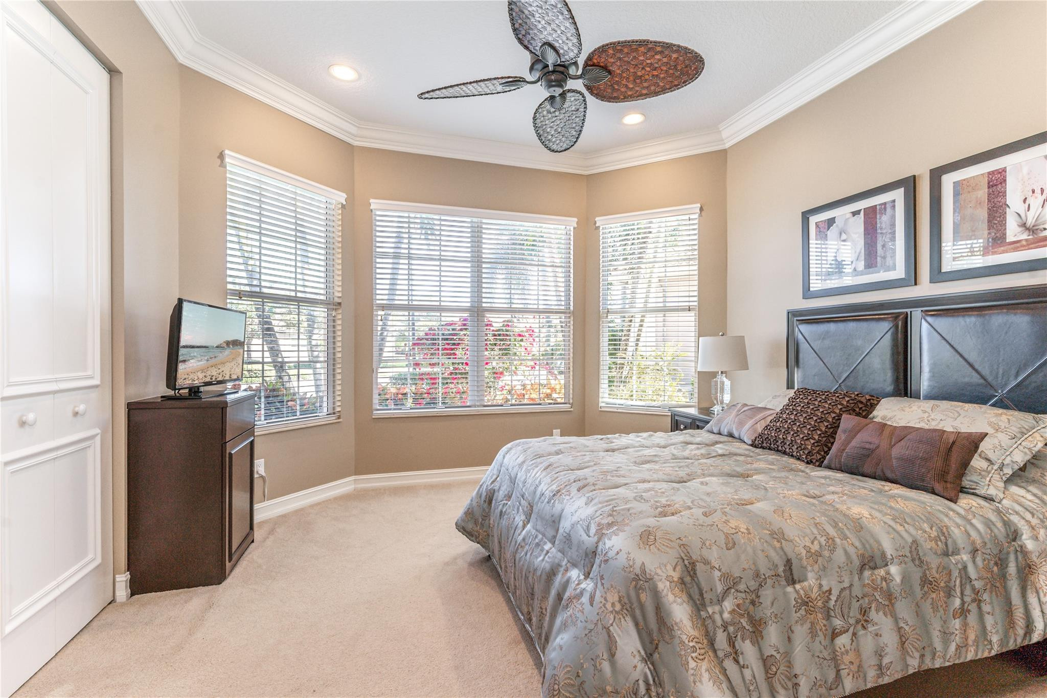 10576 Whitewind Cir