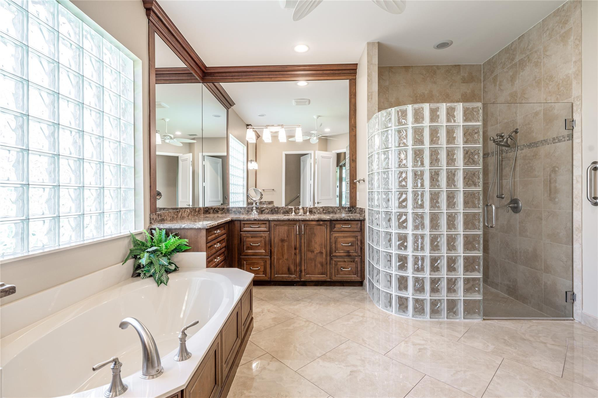 10576 Whitewind Cir