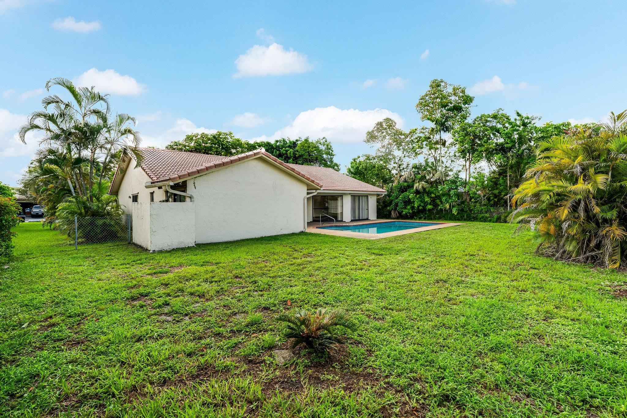 648 NW 100th Ln