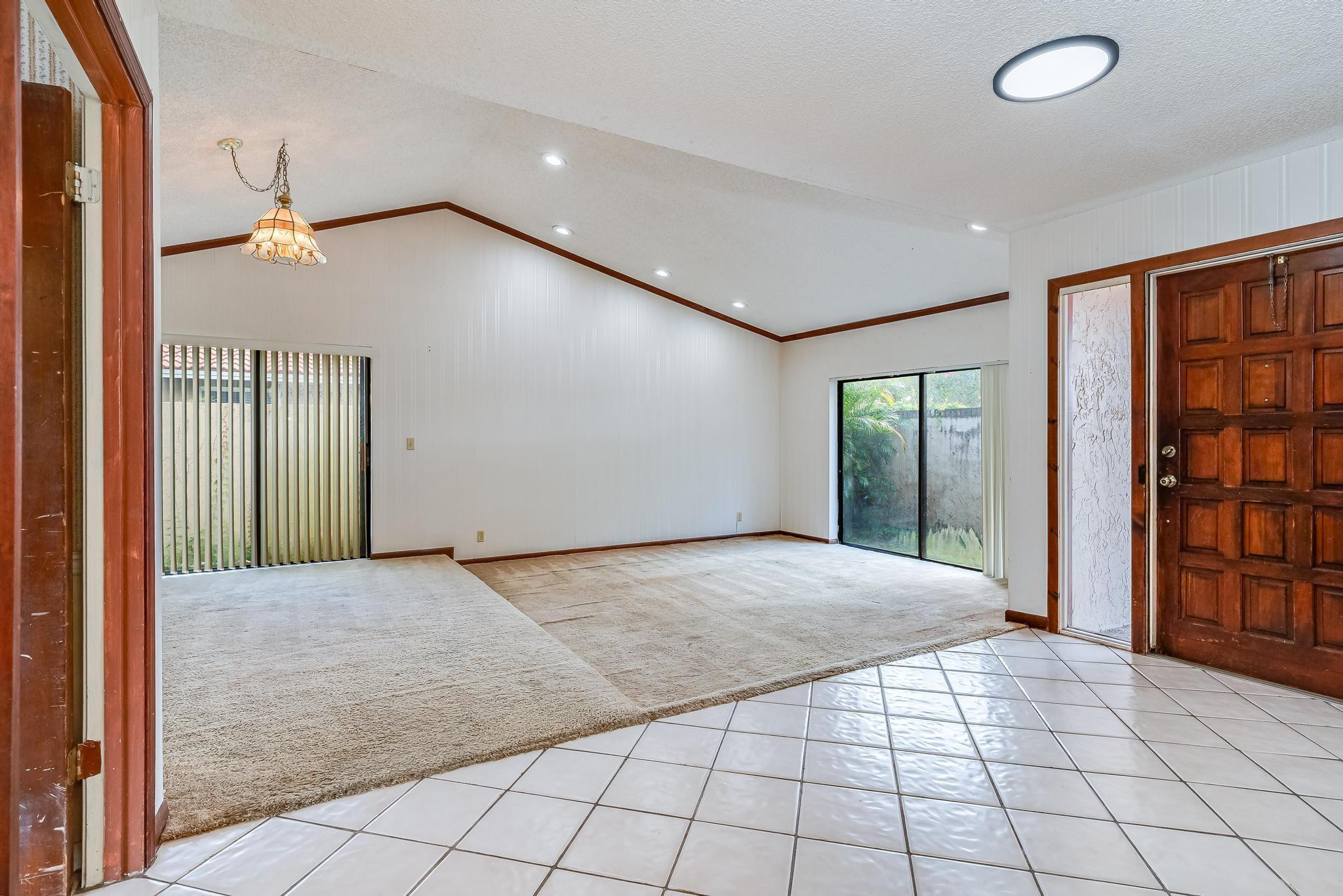 648 NW 100th Ln