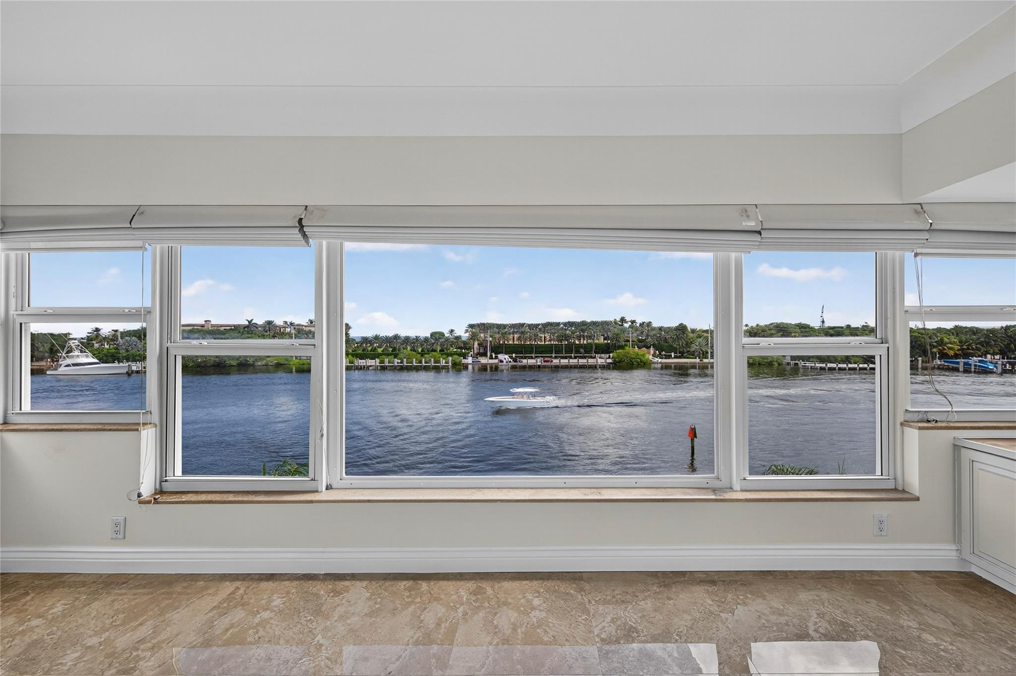 2772 NE 30th Ave 8D