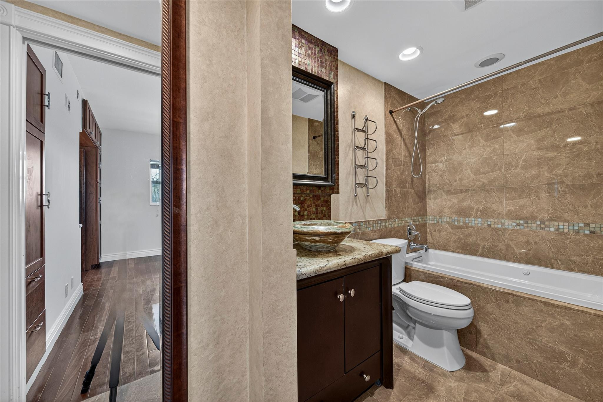 2772 NE 30th Ave 8D