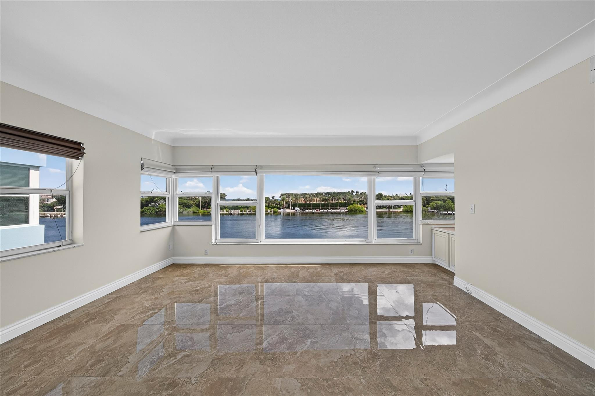 2772 NE 30th Ave 8D