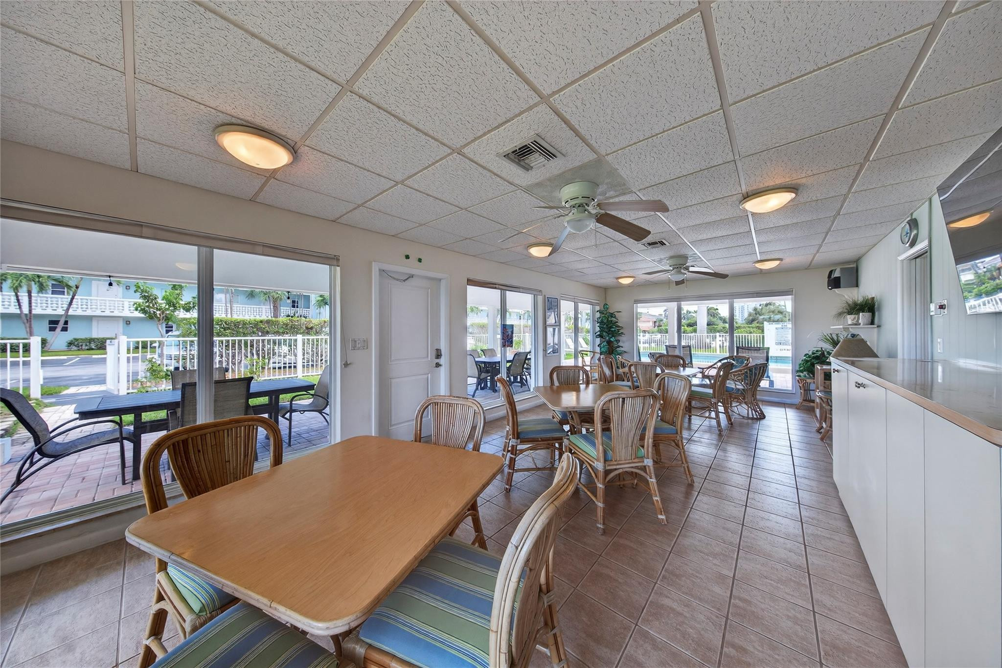 2772 NE 30th Ave 8D