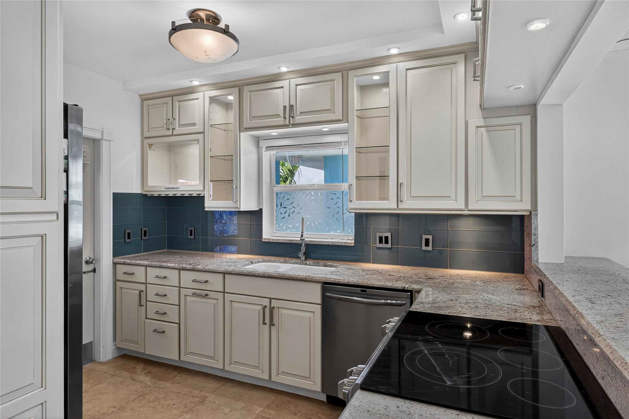 2772 NE 30th Ave 8D