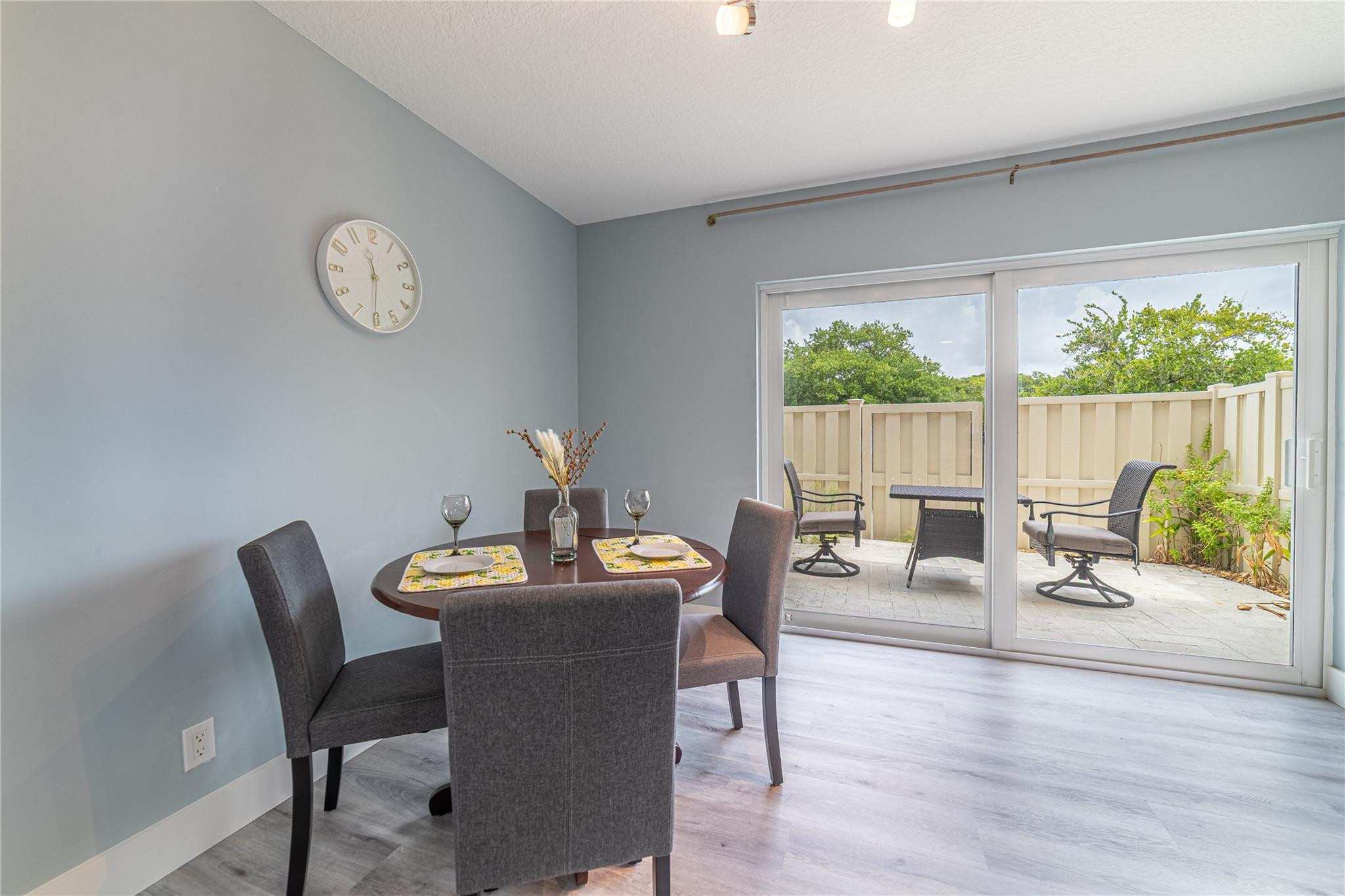 5555 N Ocean Boulevard 23, Lauderdale-By-The-Sea Unit: 23