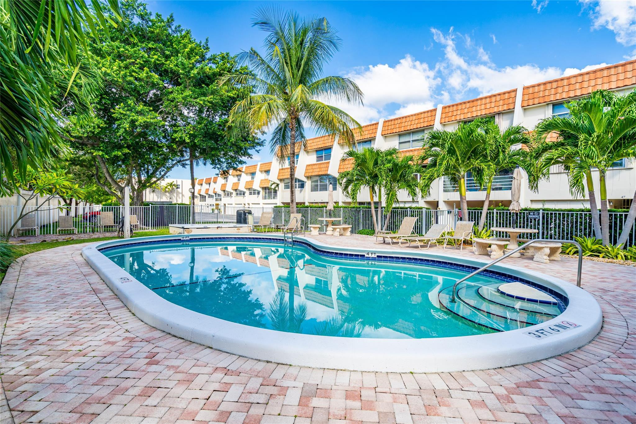 5555 N Ocean Boulevard 23, Lauderdale-By-The-Sea Unit: 23
