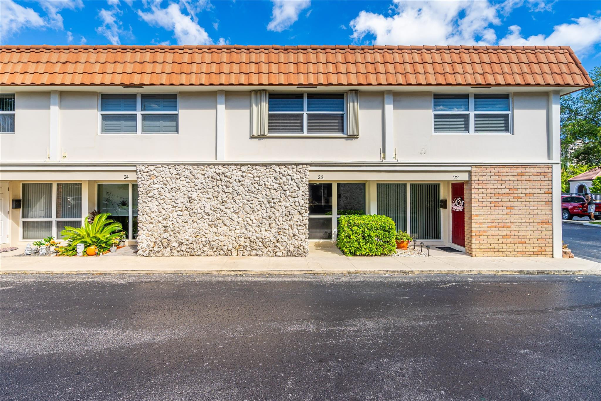 5555 N Ocean Boulevard 23, Lauderdale-By-The-Sea Unit: 23