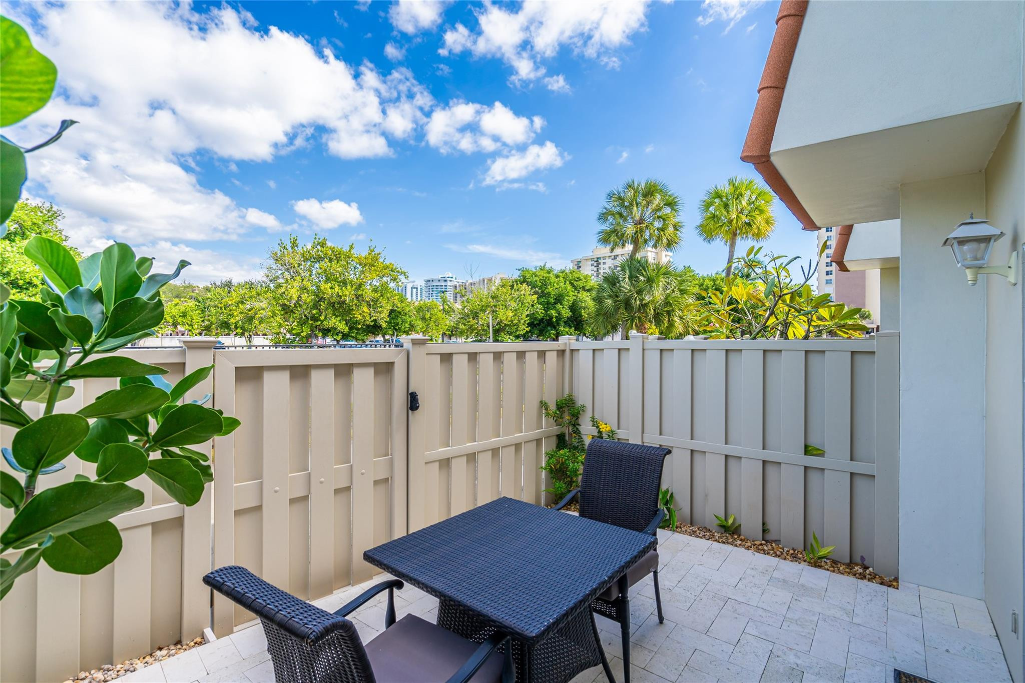 5555 N Ocean Boulevard 23, Lauderdale-By-The-Sea Unit: 23