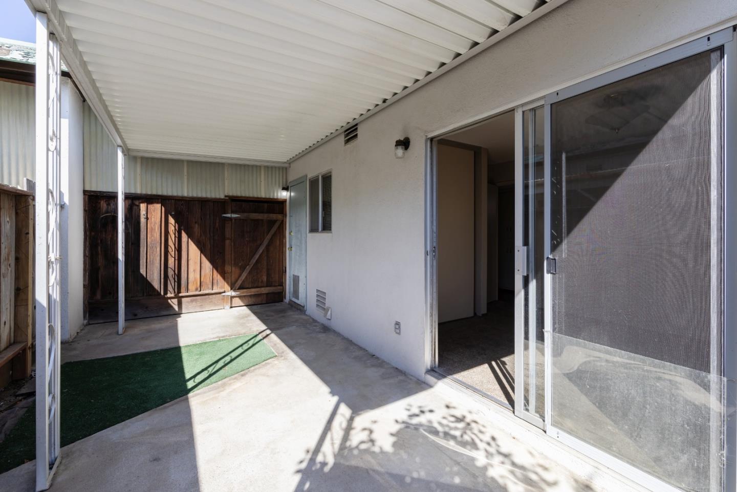 655 Bronte Avenue