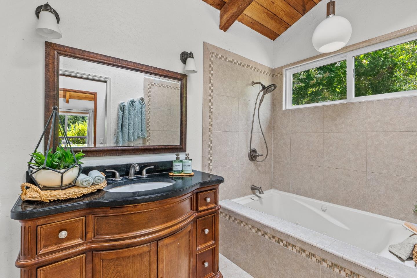 800 Ranchitos Del Sol