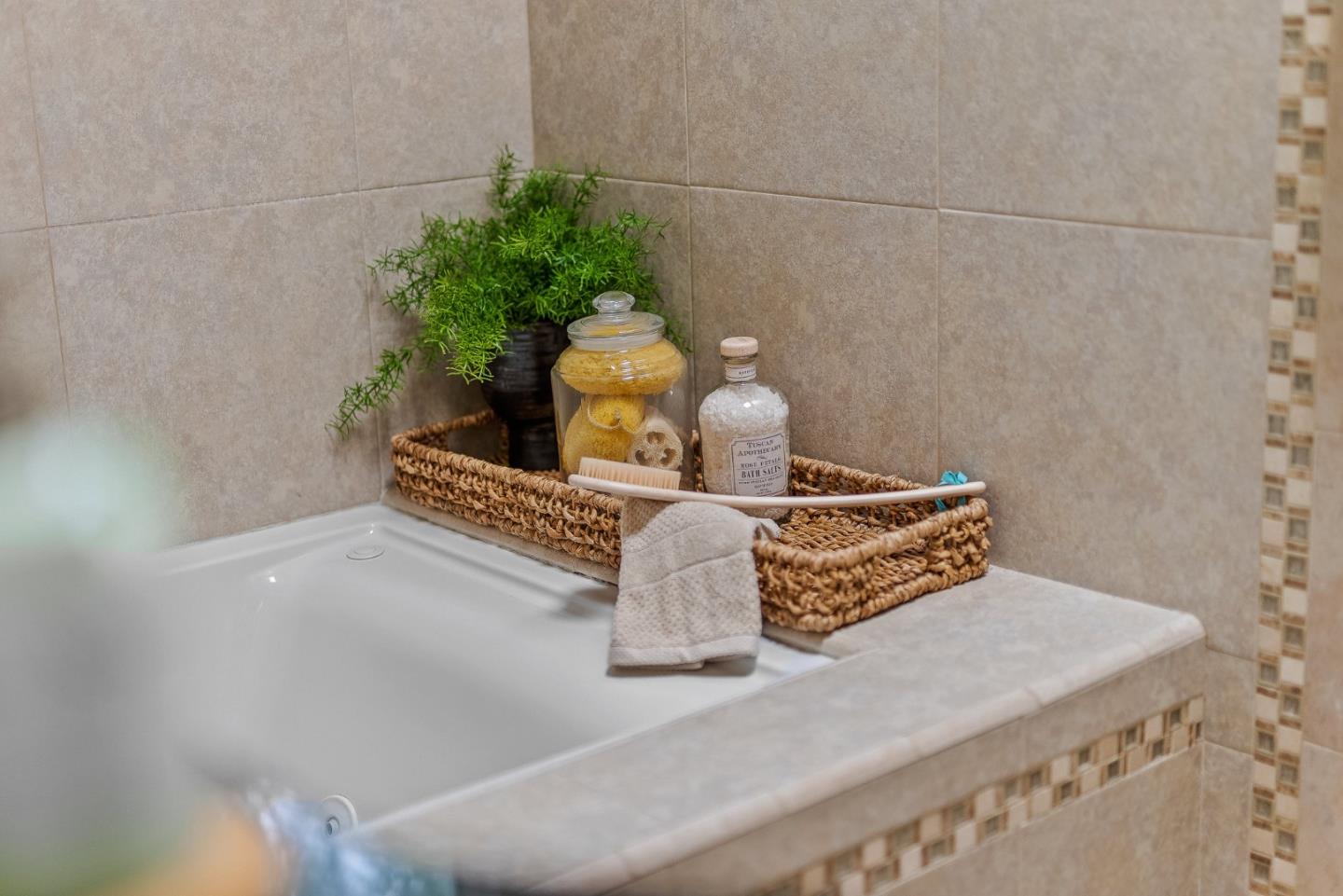 800 Ranchitos Del Sol