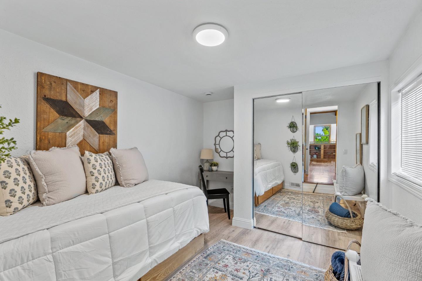 800 Ranchitos Del Sol