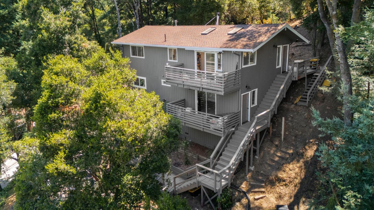 2480 Redwood Drive