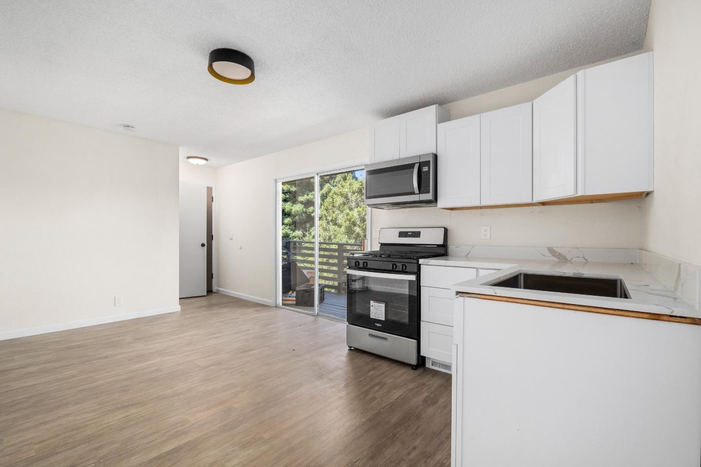 2480 Redwood Drive