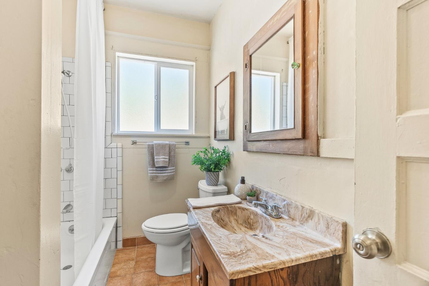 676 Pleasant Valley Lane