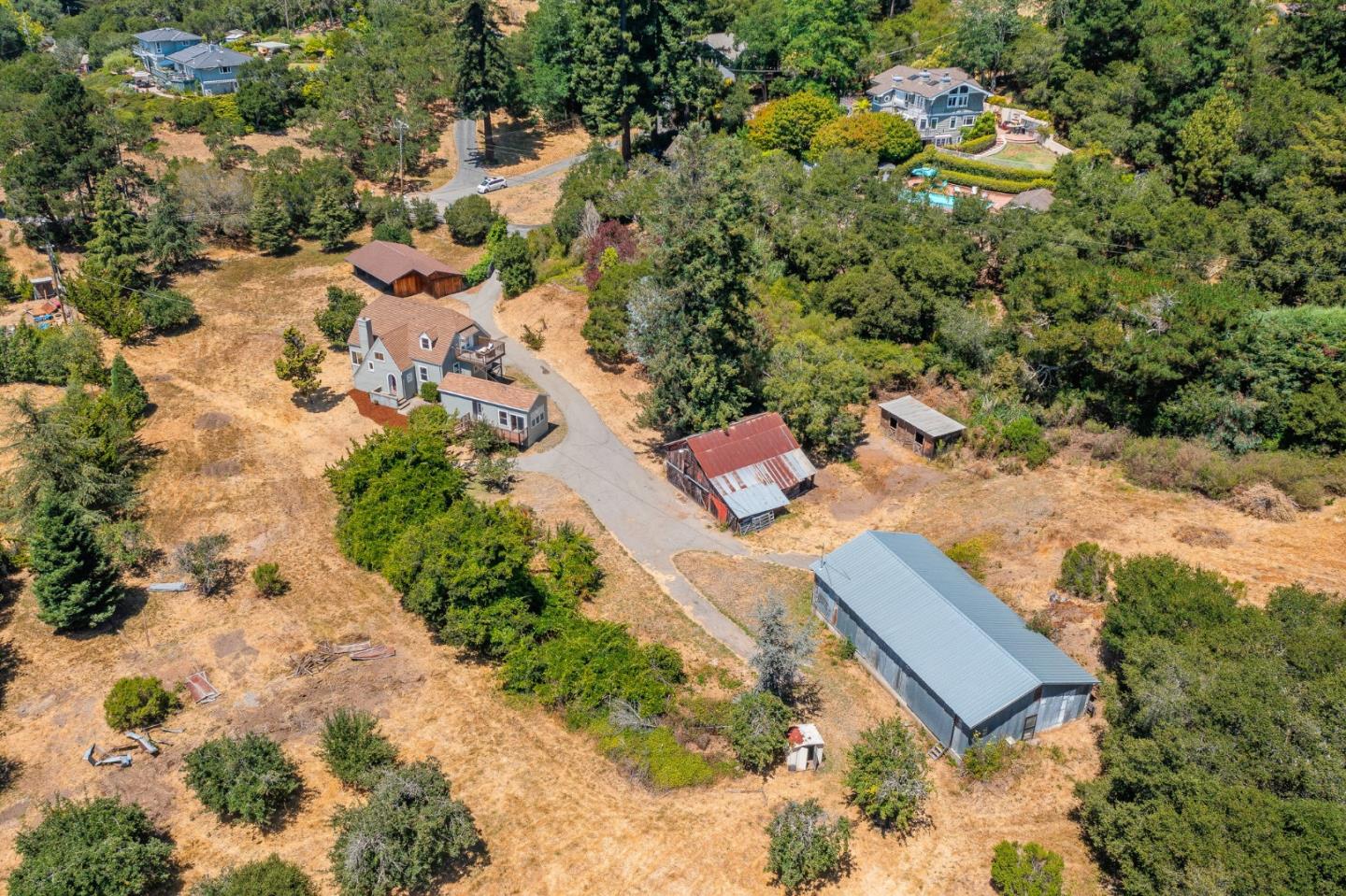 676 Pleasant Valley Lane