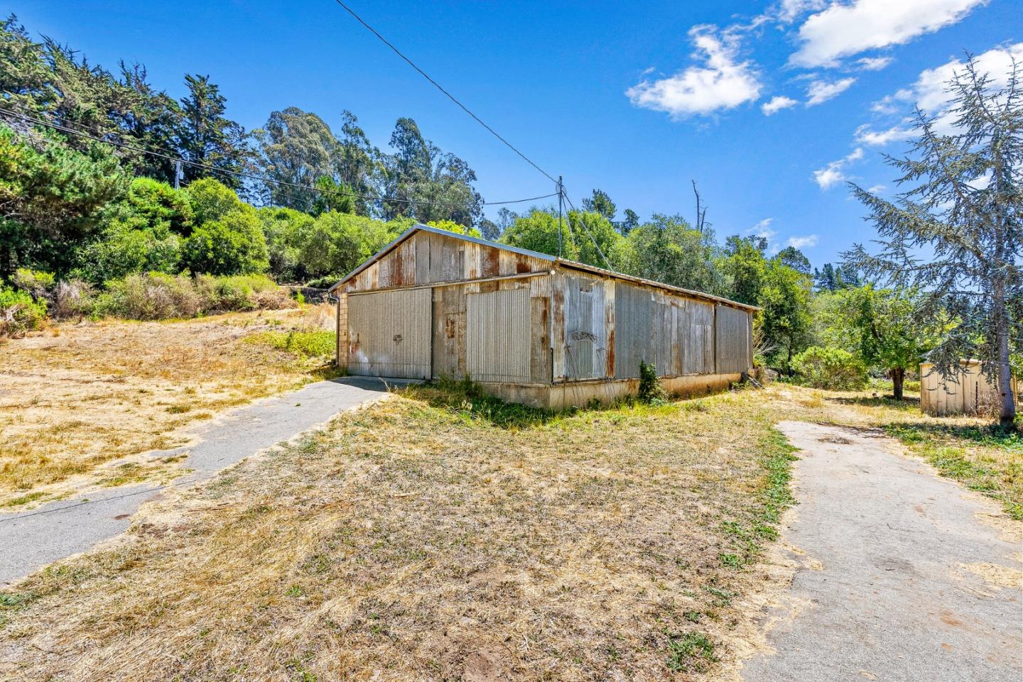 676 Pleasant Valley Lane