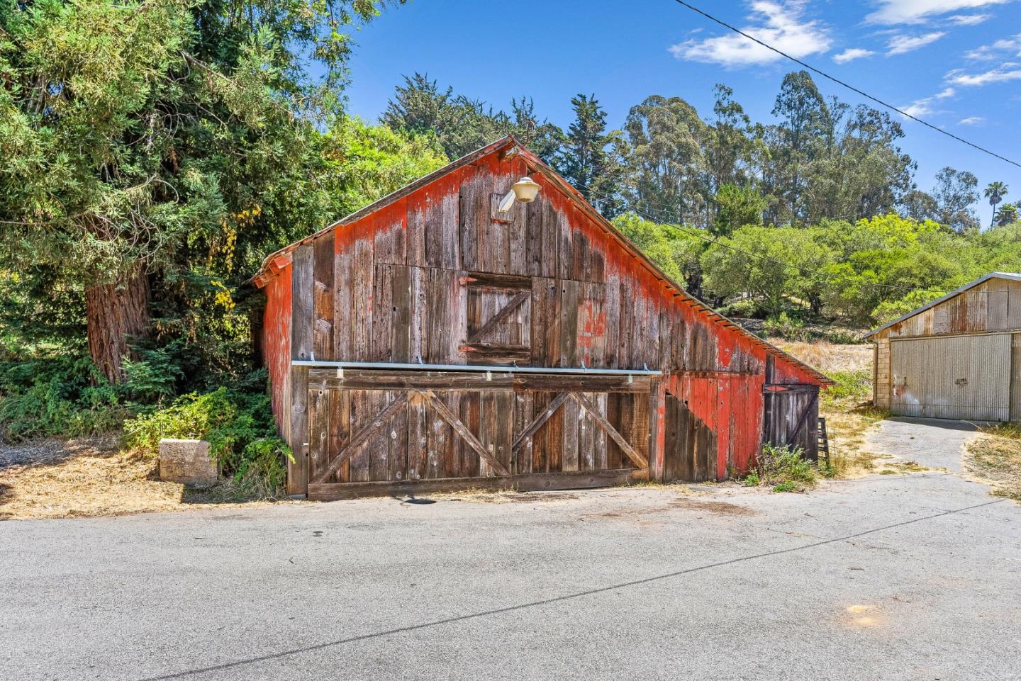 676 Pleasant Valley Lane