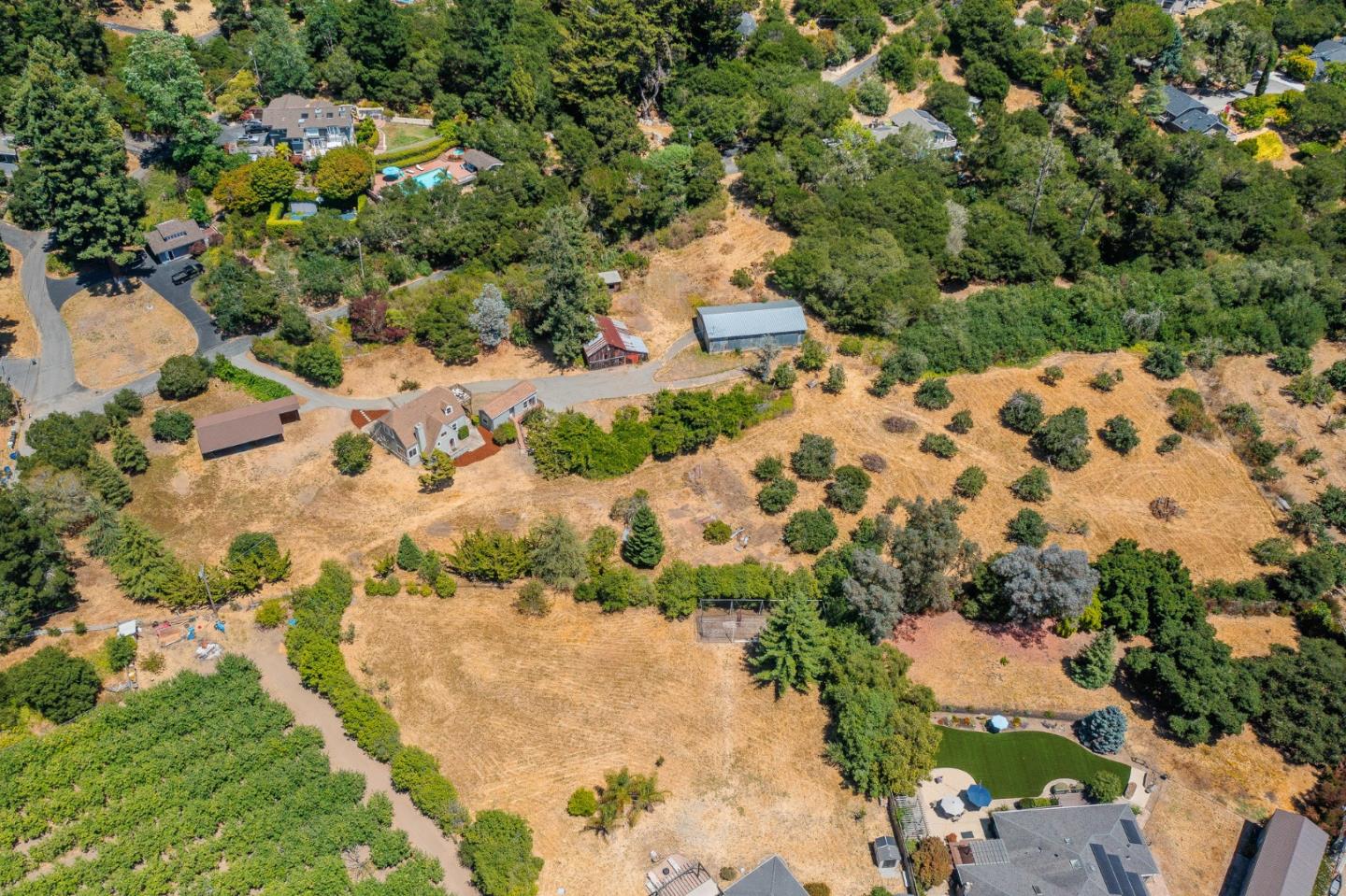 676 Pleasant Valley Lane