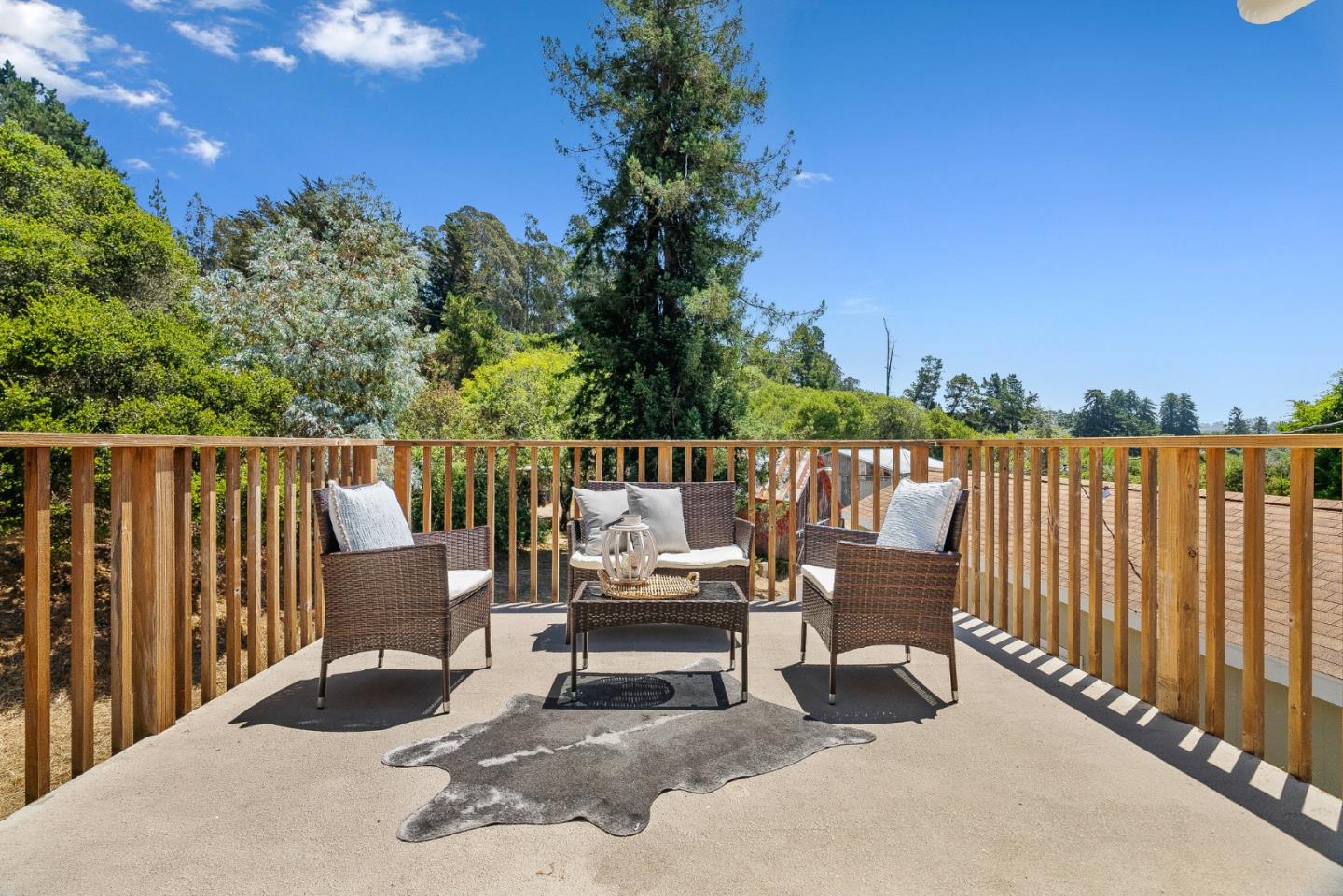 676 Pleasant Valley Lane