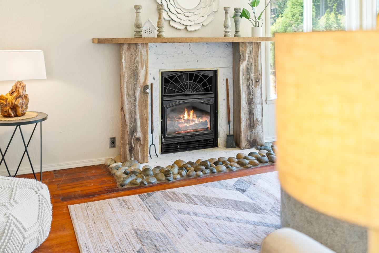 676 Pleasant Valley Lane